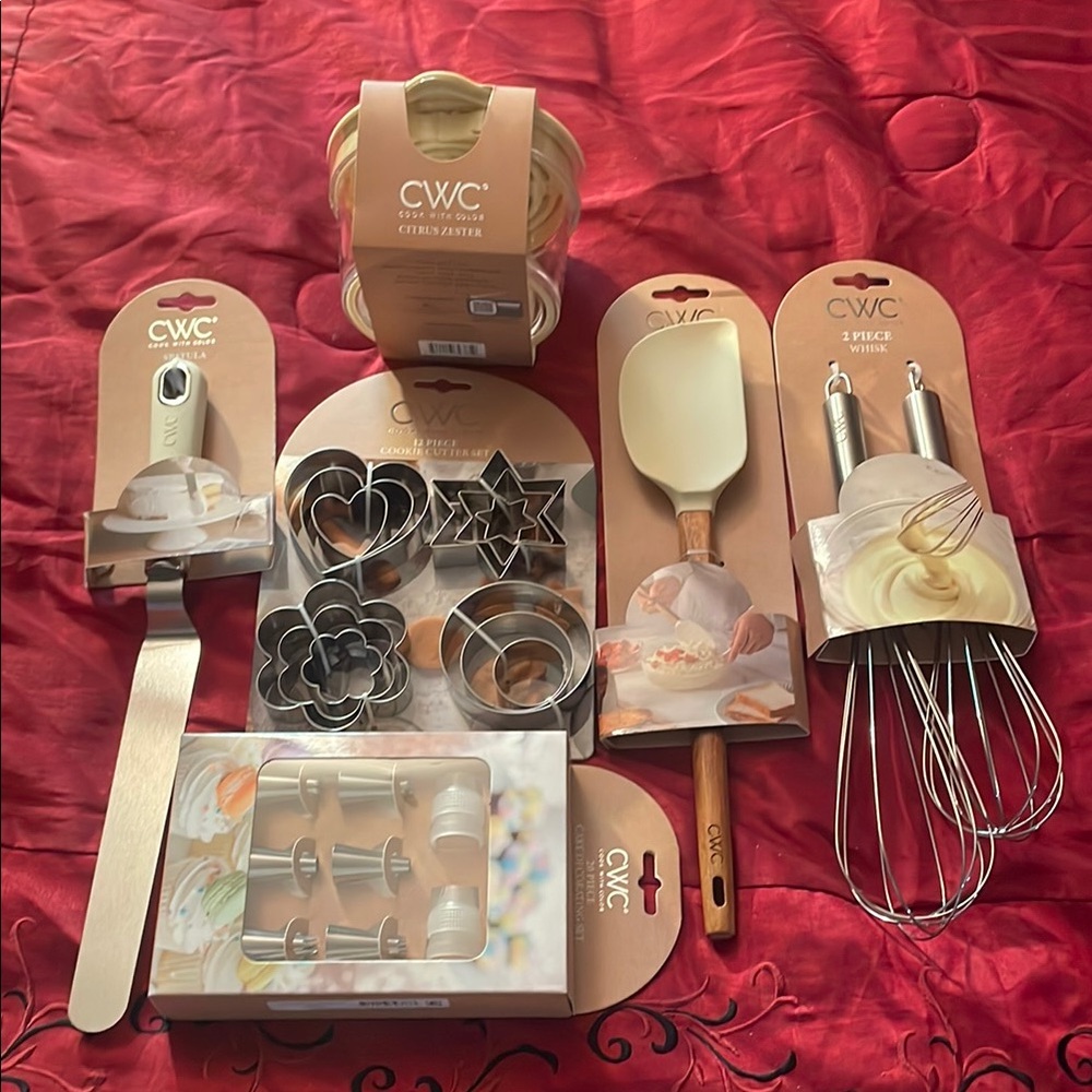 Cream Bakeware Set Essential Kitchen Tools